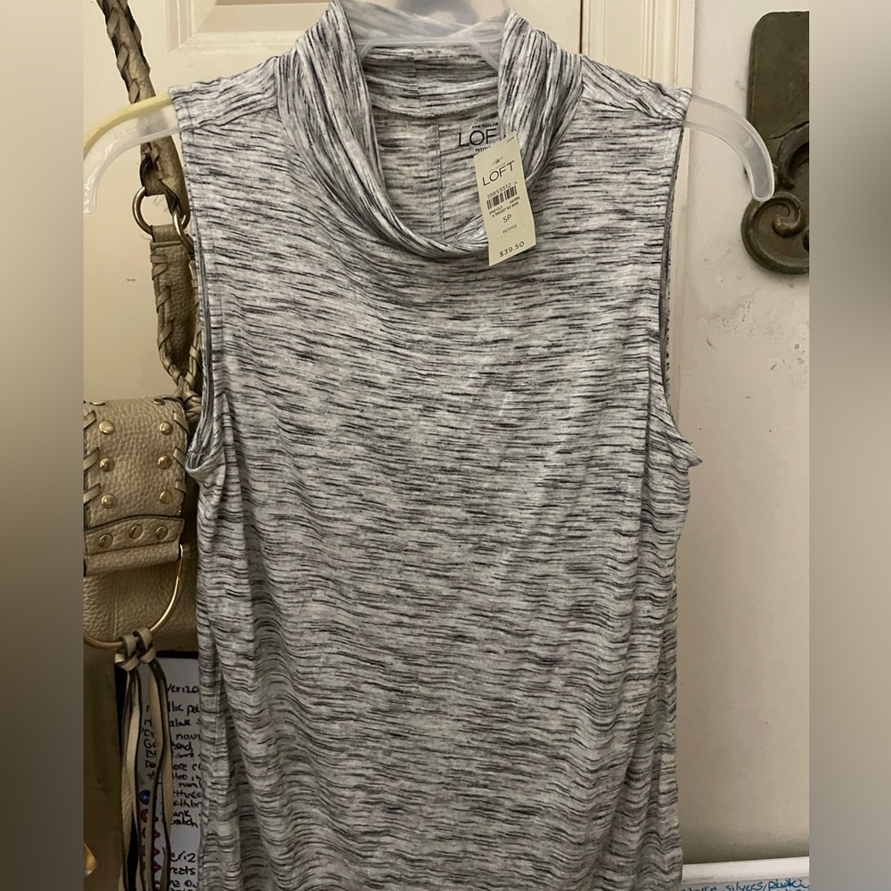 NWT  The Loft sleeveless blouse S/P